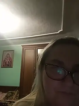 AureliaSky598 live