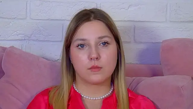 TinnaBurton live