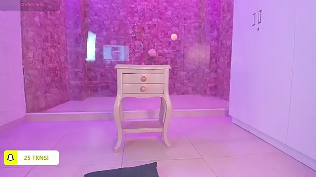 Jazmiin_Evans live