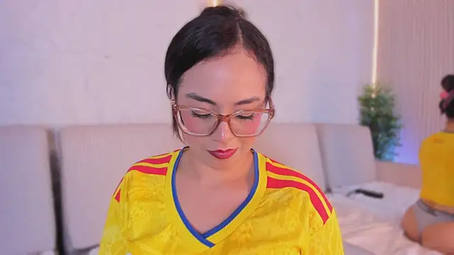 Ali_Hamilton live