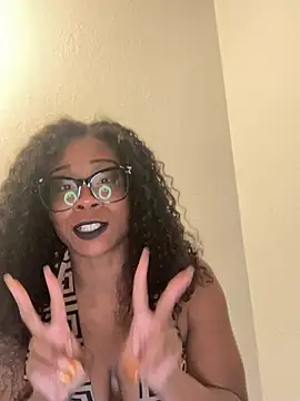 queenGypsy24 live