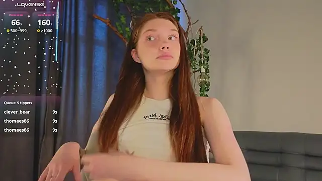 Nicole_Broown_ live