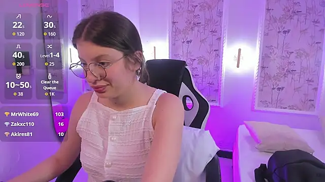liiliie_petite live