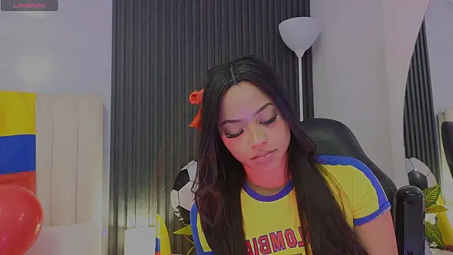Madiee_Rhea live