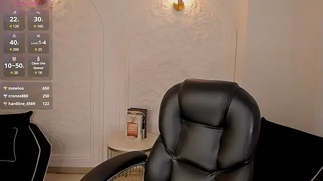 GiannaWatson live