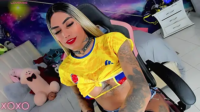 Nella_Dolls live