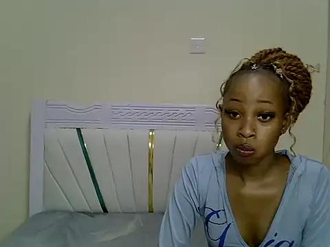 PetiteNoirrr live