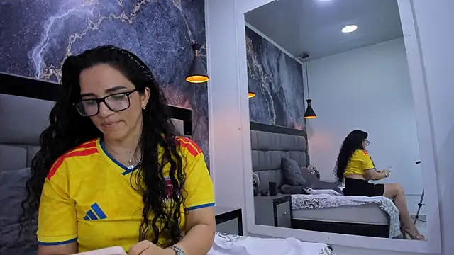 Amarantha_Milf live