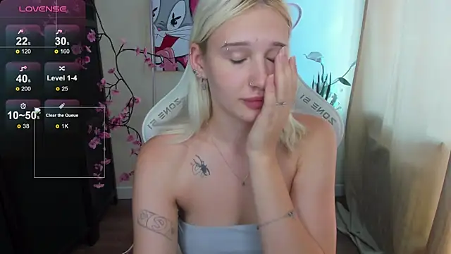 EvelinaLuu live