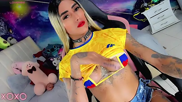 Nella_Dolls live