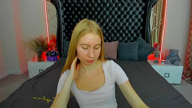Alina_Blonde live