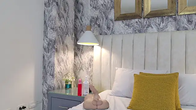 Sophie_Vega live