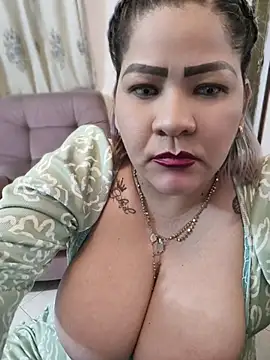 Dalessa_Bigtits live