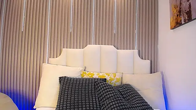 CrystalLaurent live