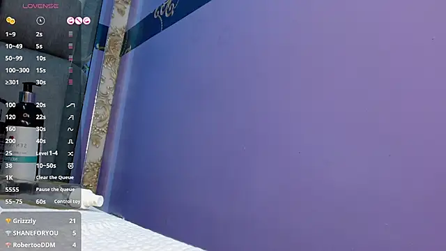 Aiuny_Queens live