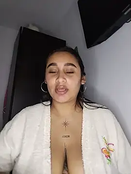 Mia_skyy18 live