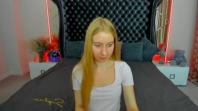 Alina_Blonde live