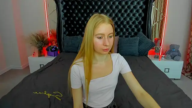 Alina_Blonde live