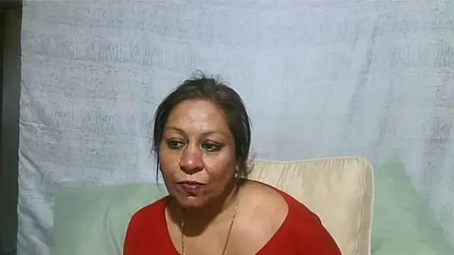 IndianSexyMilf69 live