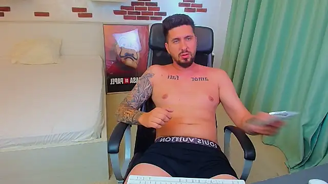 LoganStroud live