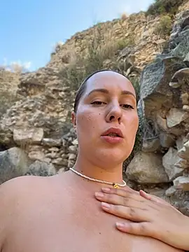 Mona_Plus live