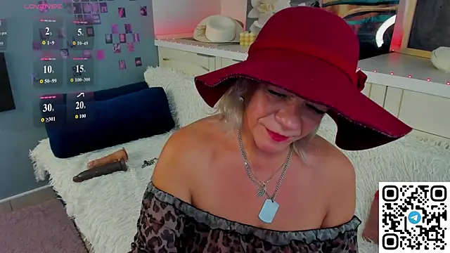 Anna_Coolidge live