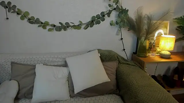 EmillyStarr live
