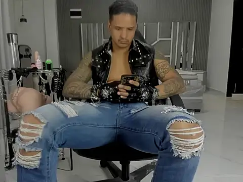 master_leather live