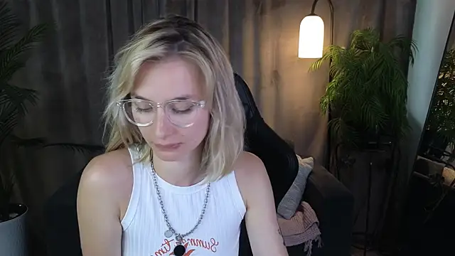 NoraMoreau live