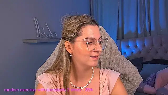 LucreciaStorm live
