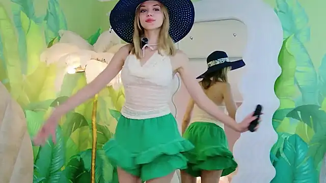 4example_Chloe live