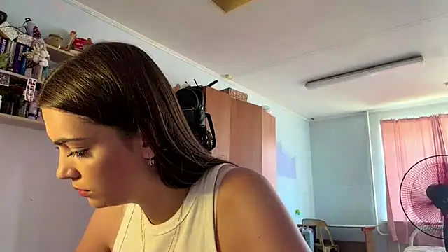 Ameliamali live