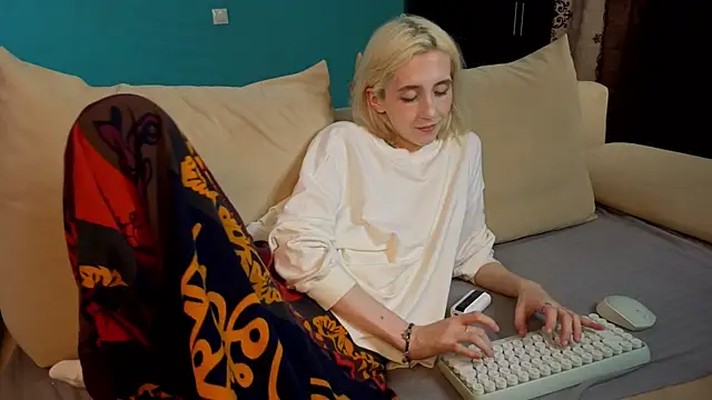 Elen__Moore live