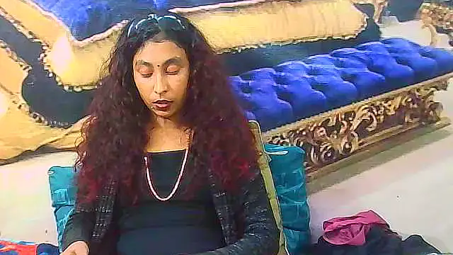 IndianSexyButt live