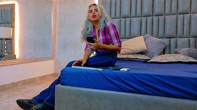 AlanaHouston live