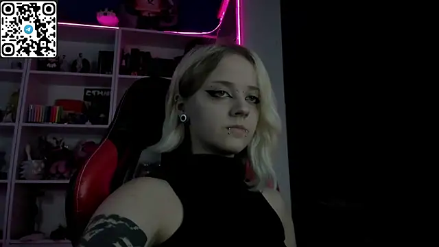 Holy_Mistress_S live