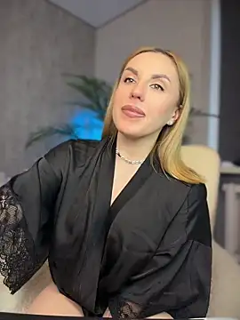 MilfNextDoor20 live