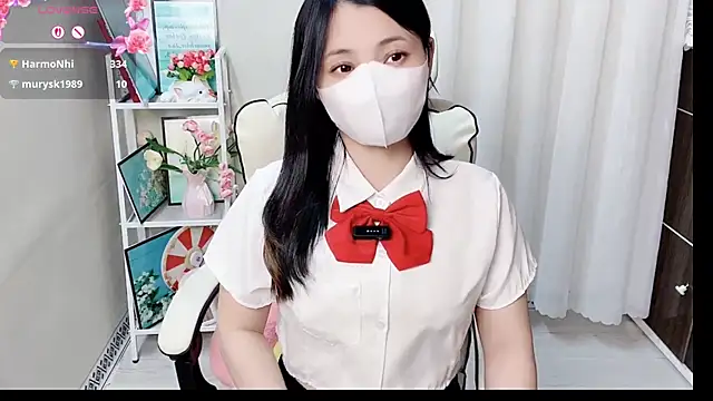 Clover_Nhi live
