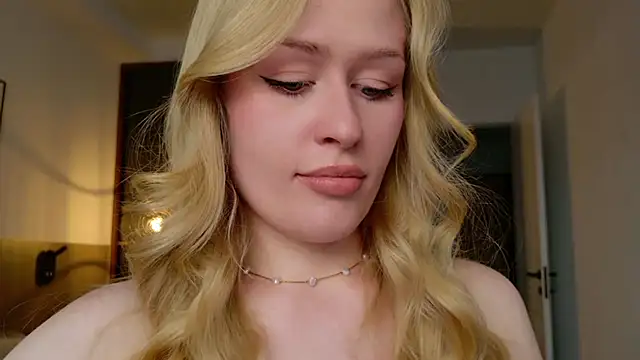 JuliaJaee live