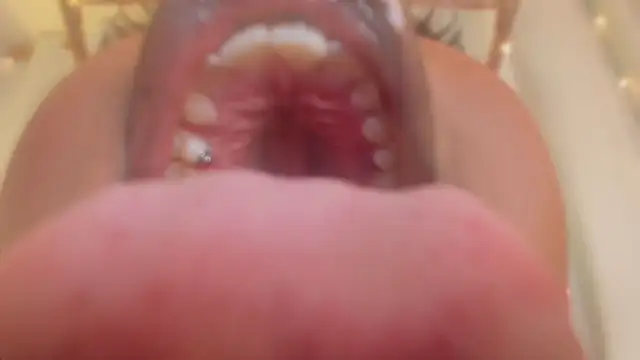 Ayanaa_Ebony_ live