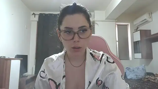 LovelyJulliette live