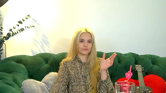 LeaLamour live