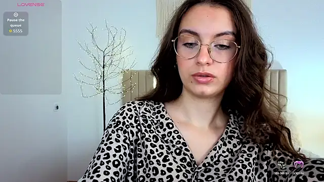 Real_cutie1 live
