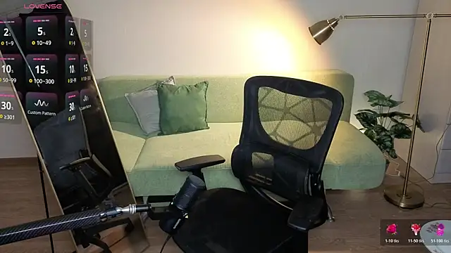 Naomi_Velvet live