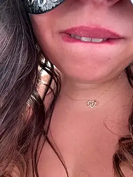 Vanilyaa live