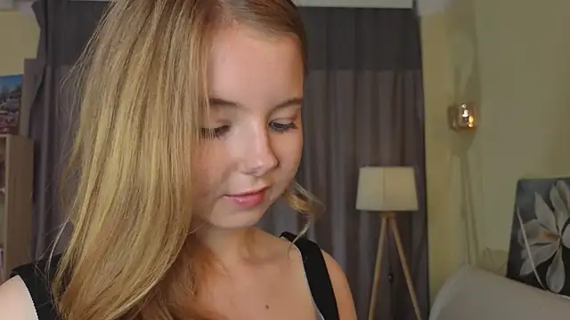 EloiseHooper live