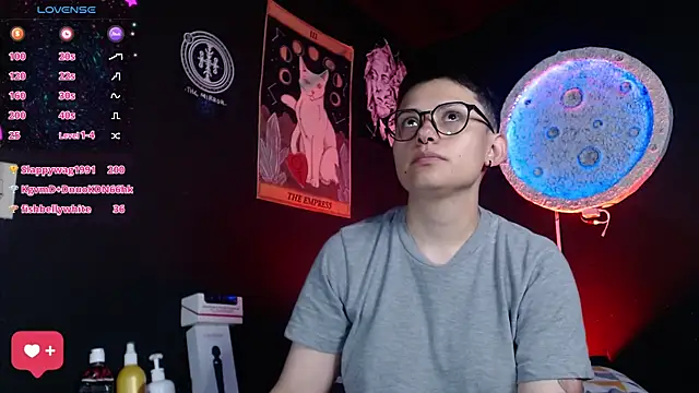 girl_intense444 live