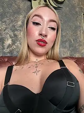 MollyCruz live