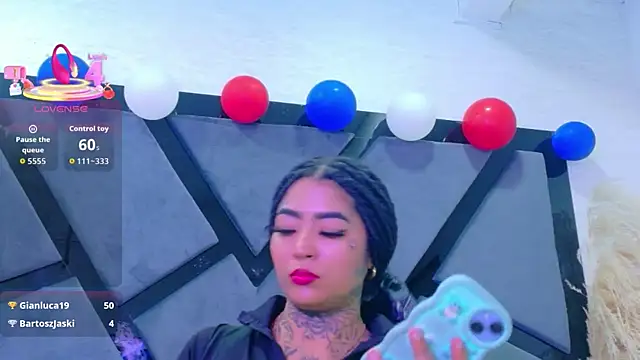 EmilieLake live