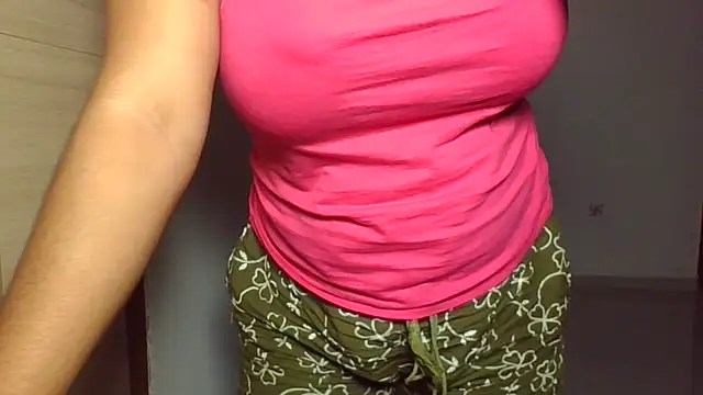 sluttytitties69 live